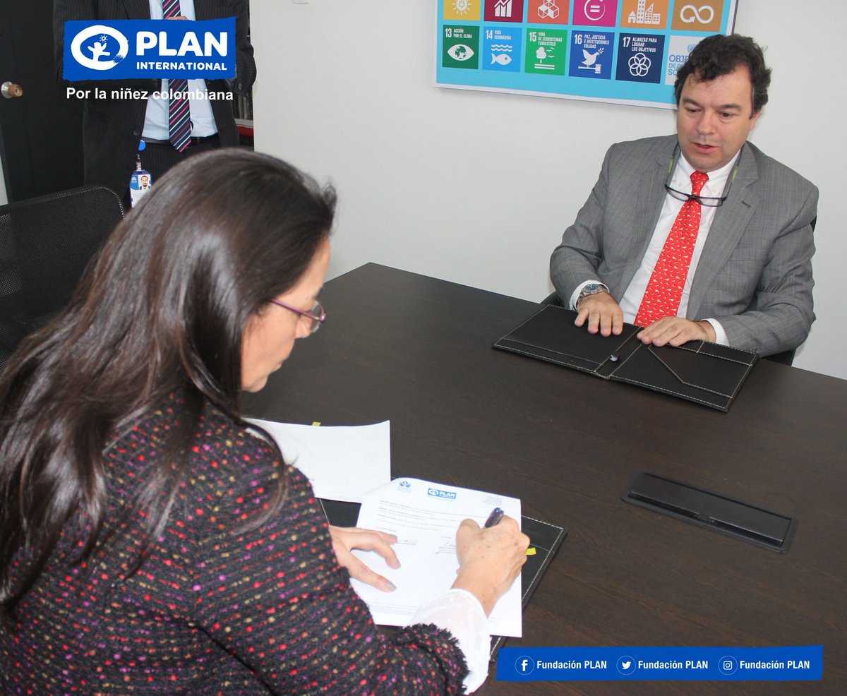 FundacionPlan's tweet photo. #ProyectoPLAN @DefensoriaCol y @FundacionPlan suman esfuerzos para seguir trabajando por la niñez y la juventud de Colombia. ¡Nuevos retos! https://t.co/MCLDpETOvl