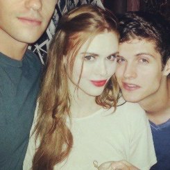didessario's tweet photo. no sé si reír o llorar ante la cara de @imnotperfectsns. https://t.co/zkd7nZEh7m