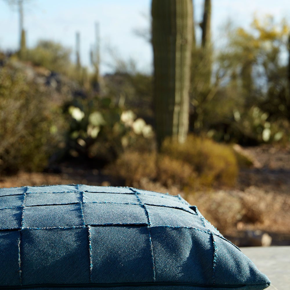 Sunbrella's tweet photo. With color to the core, Sunbrella fabrics are resistant to fading, even in the harshest environments. #DesignPlusPerformance https://t.co/4eVWzFkEp6