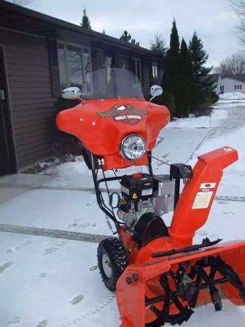 BuzzKanter's tweet photo. So how is your winter going? @AmericanIronMag @harleydavidson @Hardcore_Harley #snowblower #harleywinter #Nobagger #Harleyblower https://t.co/X1WLX2VWYW