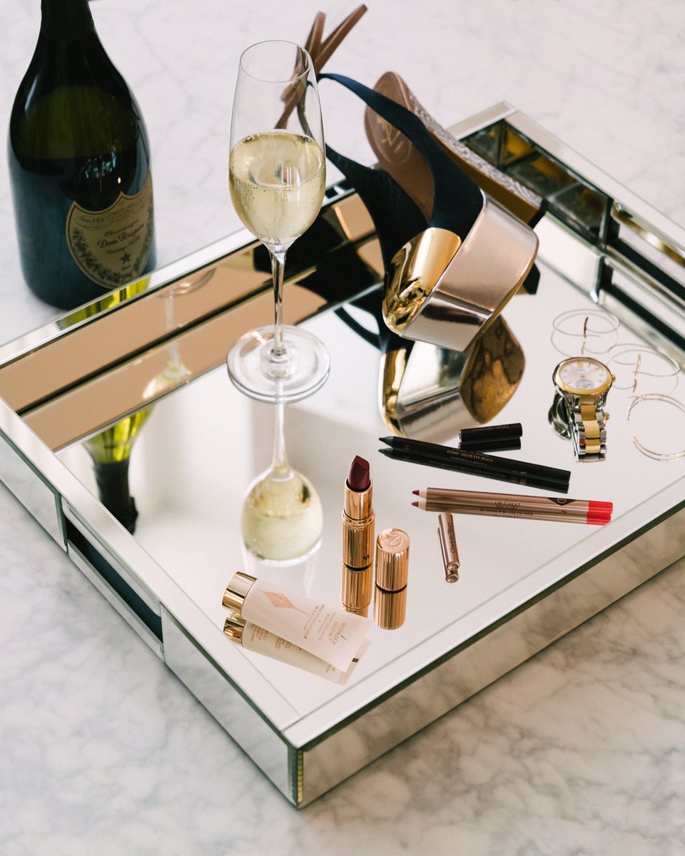 eggcanvas's tweet image. Details from an amazing night celebrating 2017 with @ctilburymakeup red carpet party look. #ctpartner