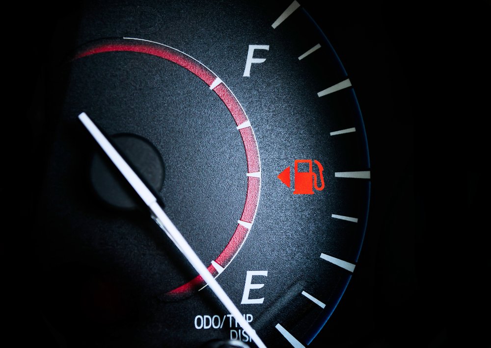 TriValleyAuto's tweet image. For newer cars, look at your fuel indicator for the small arrow next to the gas pump icon which shows you what side your tank is on in case…