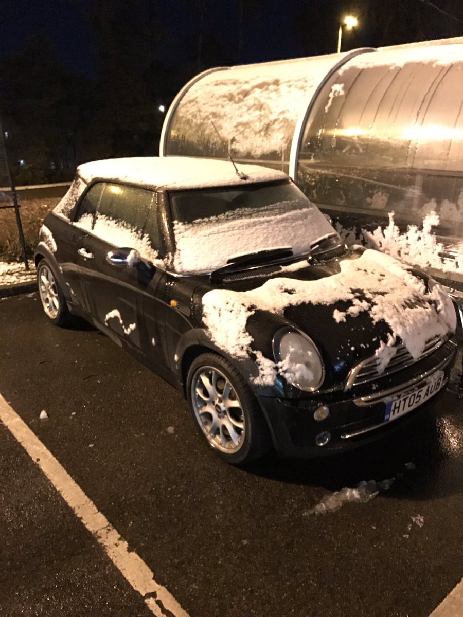 JulianButler75's tweet photo. It wasn't snow... IT WAS THICK ICE!!! #NotSoMuchFun #Ice https://t.co/FXDkHUdDIM