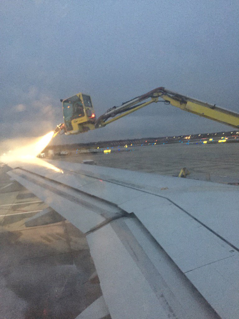 OutzenTerry's tweet photo. Not looking forward to coming back to the cold ... Detroit de I wing !! Headed for SLC https://t.co/JtI6tWi9q7
