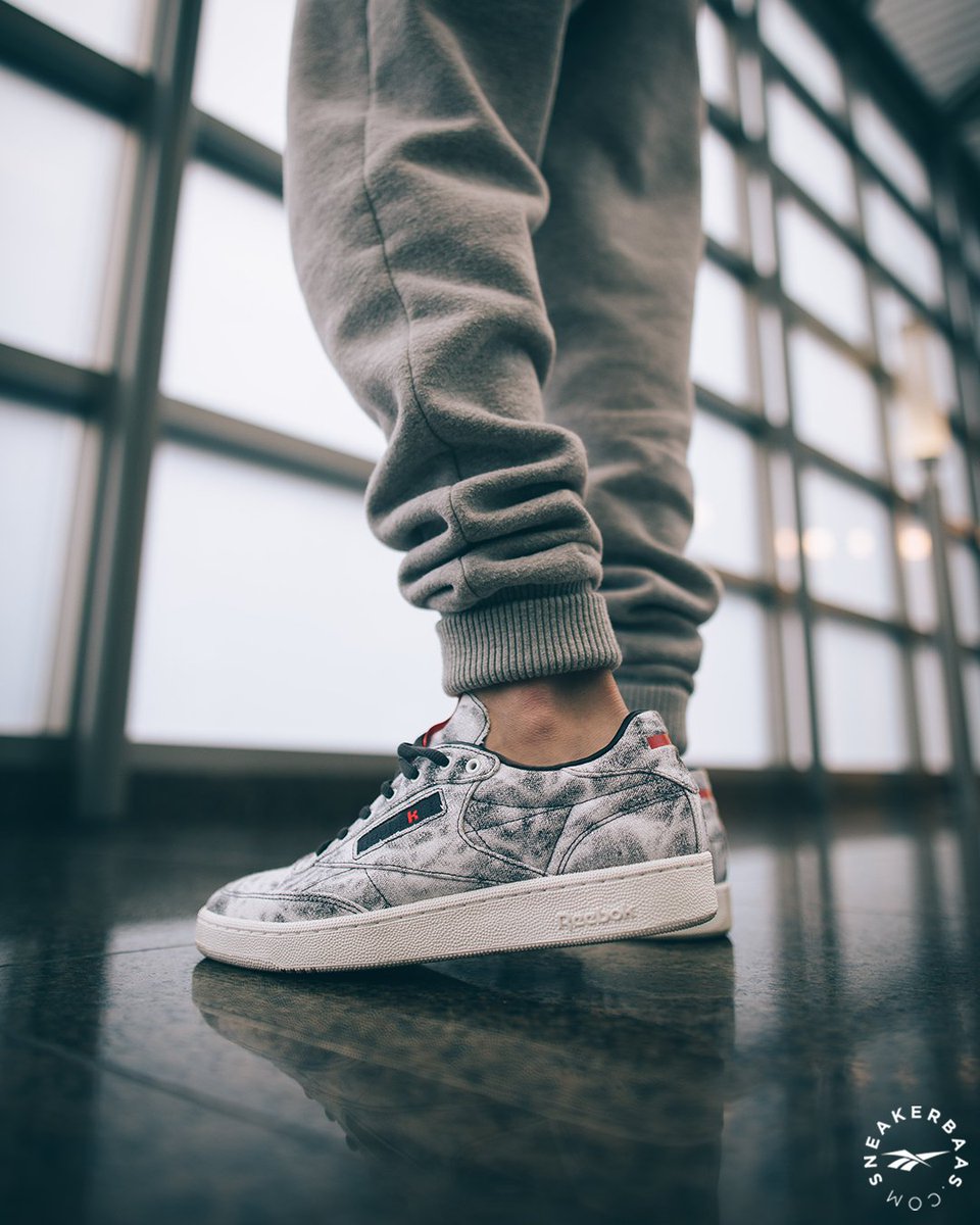 Sneakerbaas's tweet photo. Shop now: https://t.co/D6JyLN1iA3 #thisISclassic #thisISKendrick #TDE #Kendrick #KOTD #BaasBovenBaas #SneakerBAAS https://t.co/JC7nS2xLKu