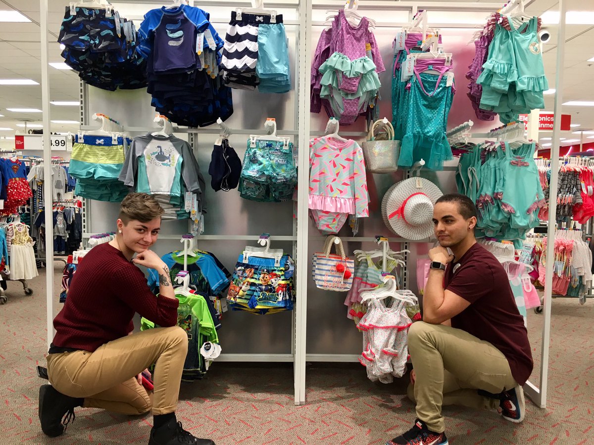 tgtpaulina's tweet photo. Visual Team Members made magic happen for all the babes #deepzone #targetstyle #clackpack #BestTeamEver https://t.co/AohEu3866U