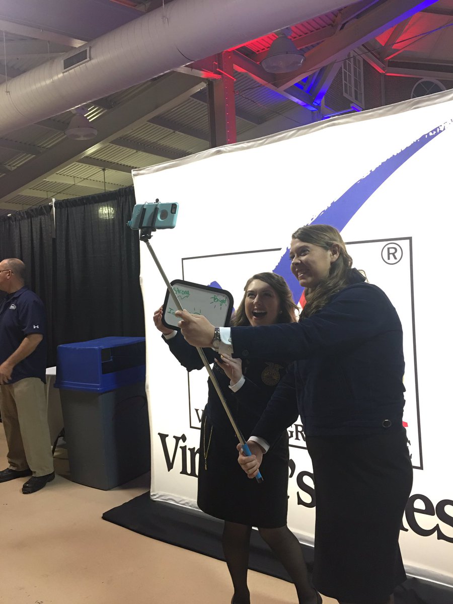 VaAgriBiz's tweet photo. @VirginiaFFA wrote down their dream to #GrowRuralVirginia ion #4wordsorless!! Thanks! https://t.co/IMFfKkMwJy