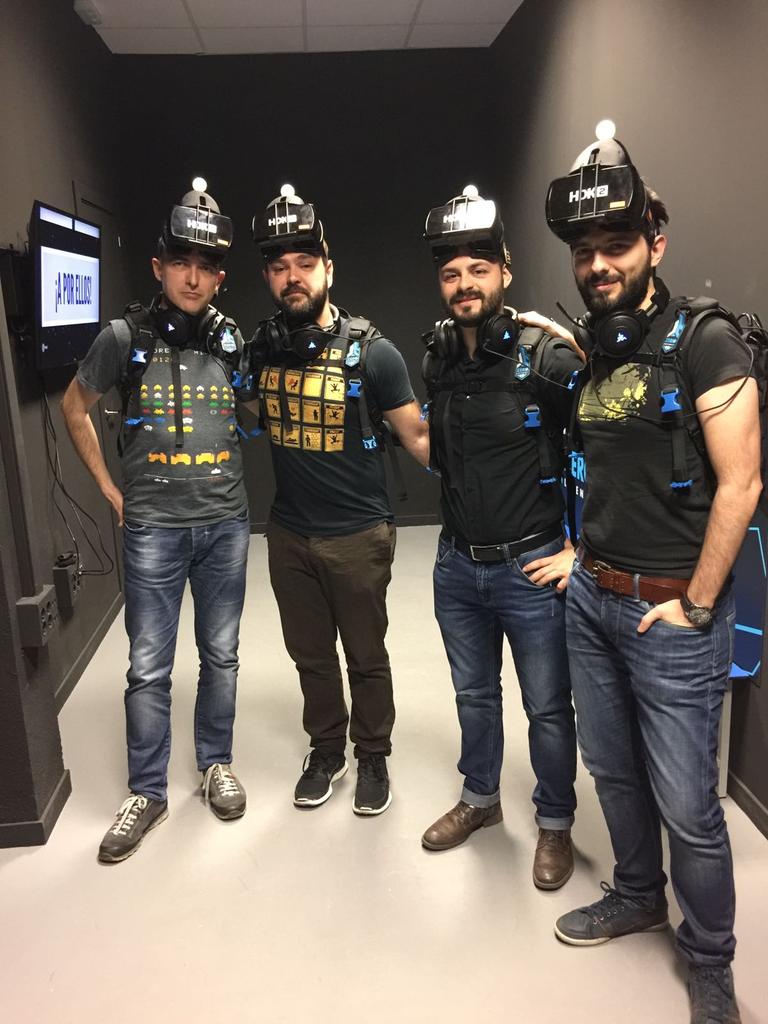 eduproinf's tweet photo. Mi primera partida de realidad virtual, con acción al máximo acabando con la invasión zombie en @ZeroLatencyES :) https://t.co/2CWbeRJmce