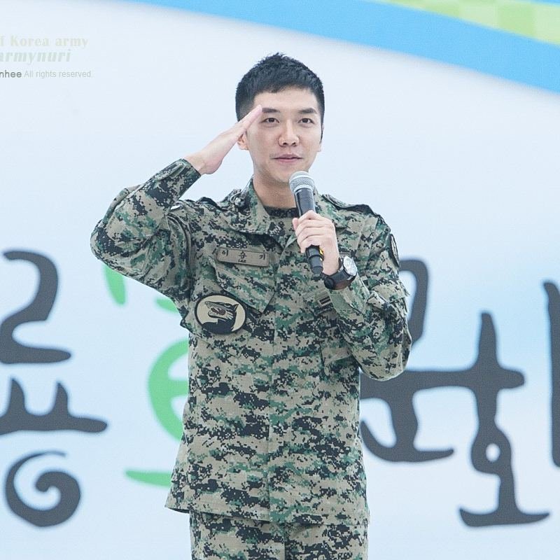 Dan untuk oppa yang lagi wamil, Lee Seung Gi.. Happy Birthday  