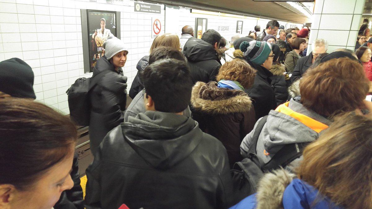 bradszela's tweet image. The #TTC is definitely broken today! St. George running out of room. #transitproblems