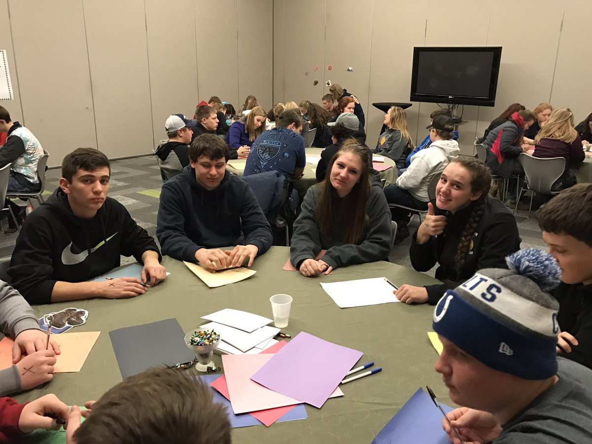 BellePlaineFFA's tweet photo. Members interacted with @NationalFFA officers today during Experience State Week hosted @KirkwoodCC #LeadershipDevelopment #chapterbonding https://t.co/3pEbnF1ZER