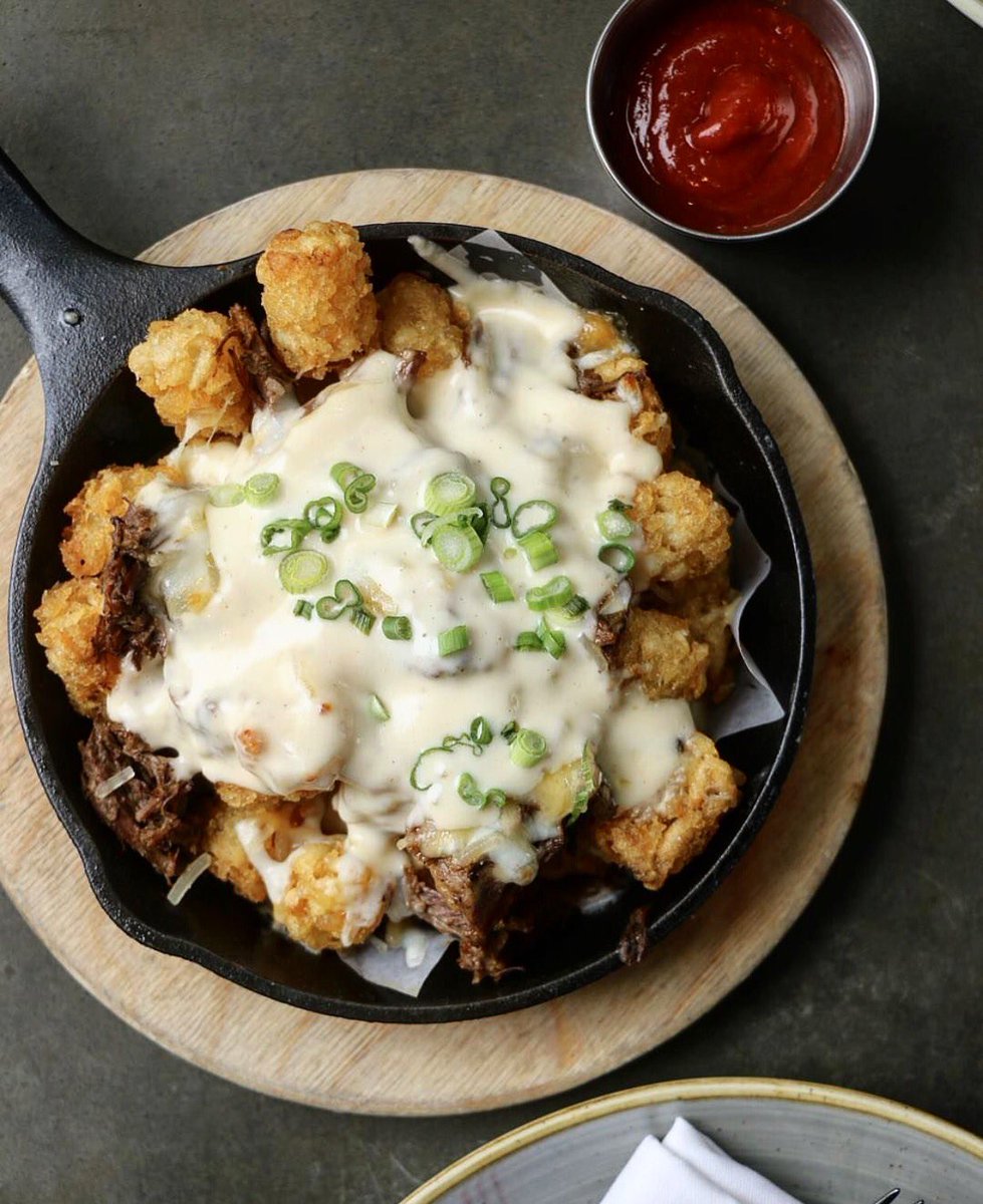 bonfire_dc's tweet photo. Hungry yet? These tots are to die for at #bonfiredc! 📸 via @naughtyfork https://t.co/s47XBIsE9T