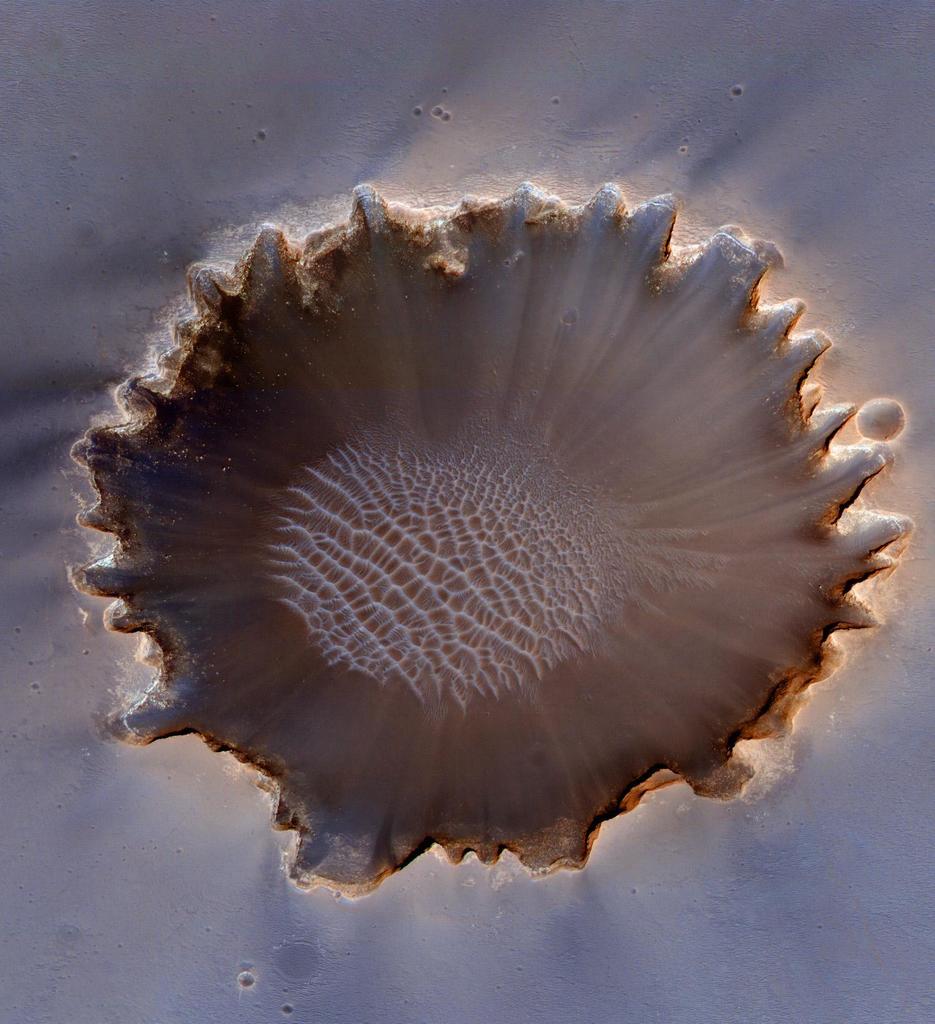 Upvoted: The Victoria impact crater on Mars. via /r/ ift.tt/2jnS76C ift.tt/2jAIlNB