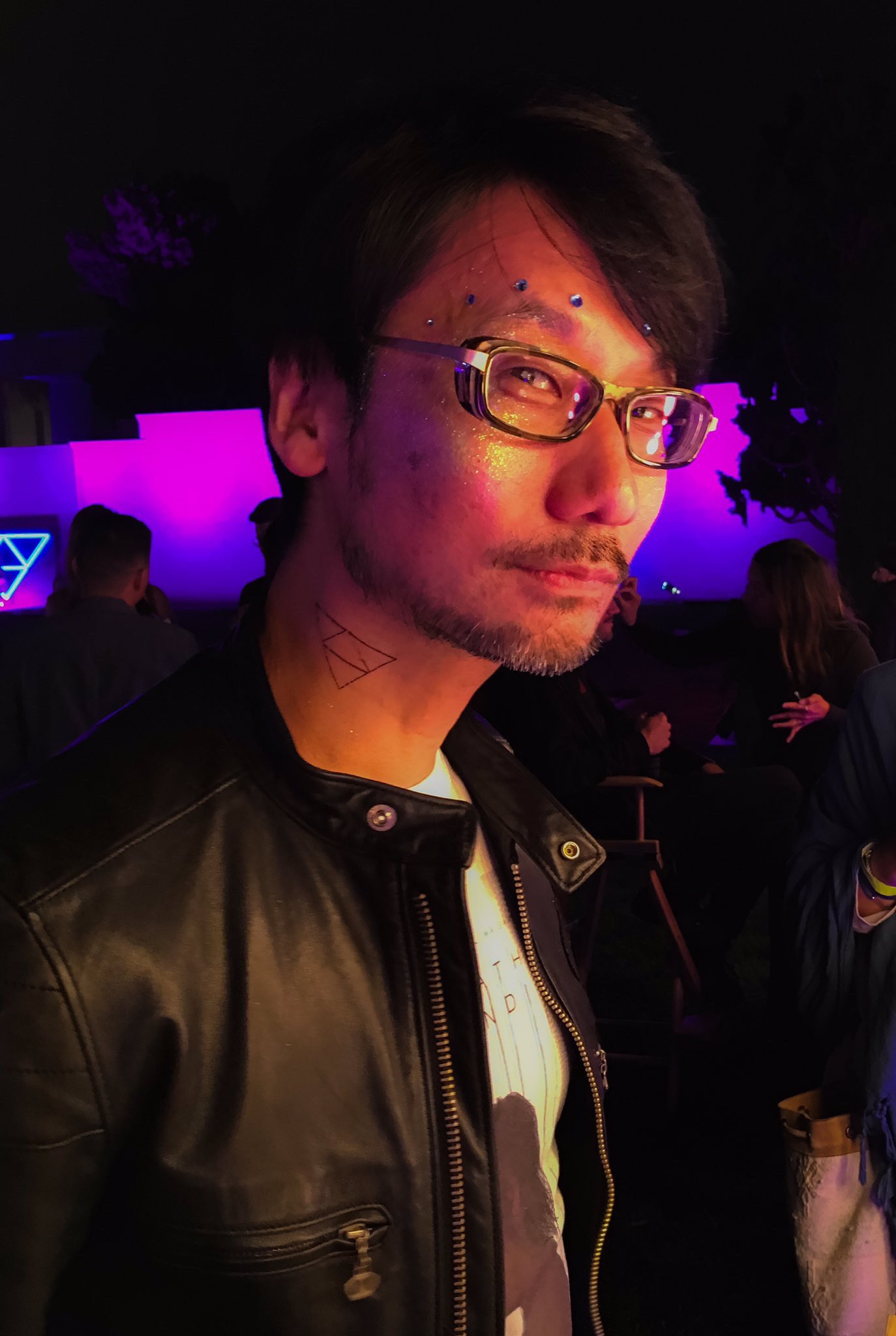 C2AYm27UQAAdaq9.jpg:large