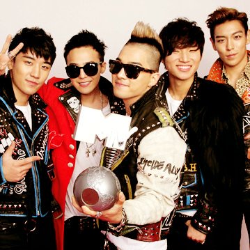KATACJ138's tweet photo. Porque ellos son los verdaderos reyes #SOOMPIAWARDS #soompiawarsd2016 #TeamBIGBANG https://t.co/wFalbHiVfC