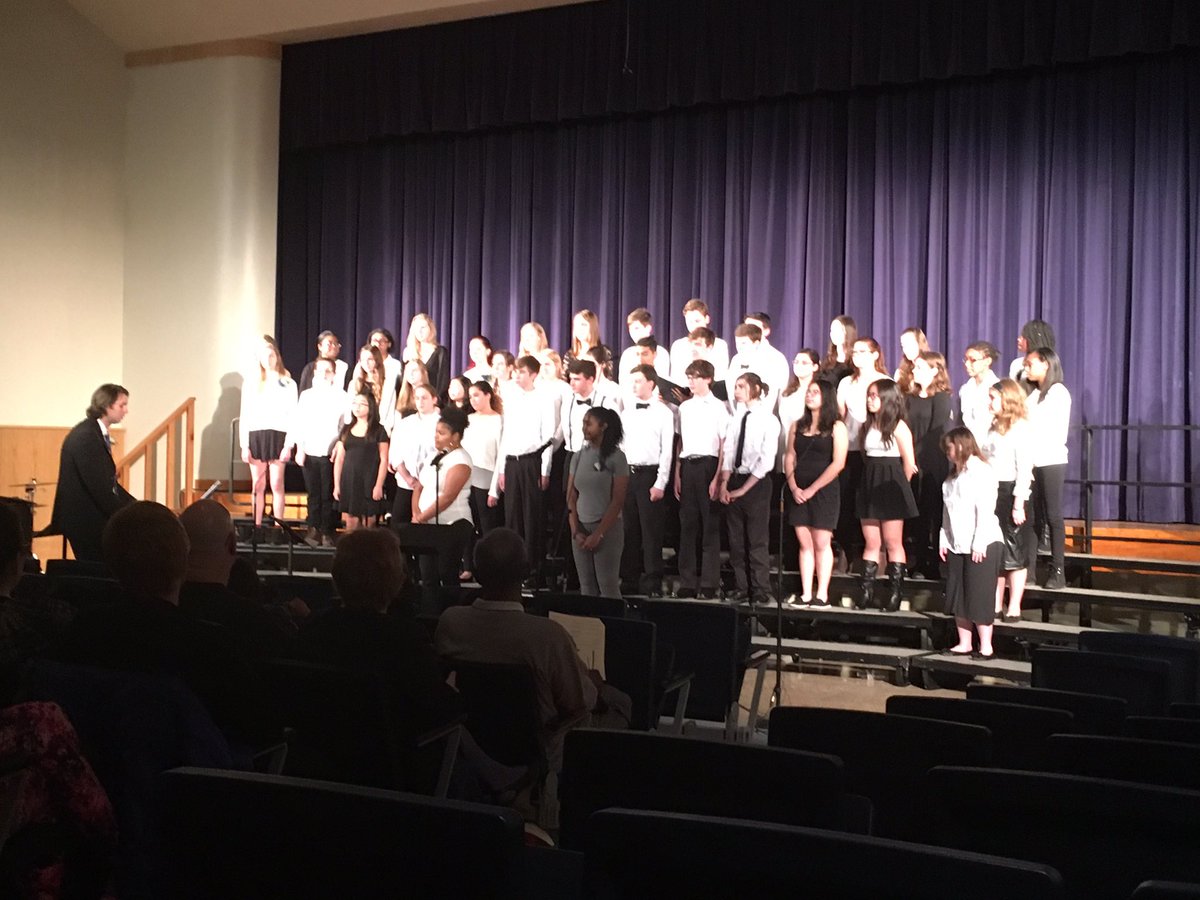 nironside13's tweet photo. #SpringfieldSings ❤️🎼🎤 https://t.co/KVDvEPF5Gq