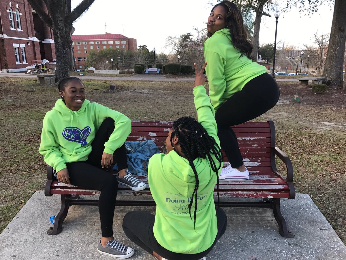 ashellexo's tweet photo. She makes us stronger than ever #kaylinstrong💪🏾 #doitforkay💜💚 https://t.co/3TMw8TFN1T