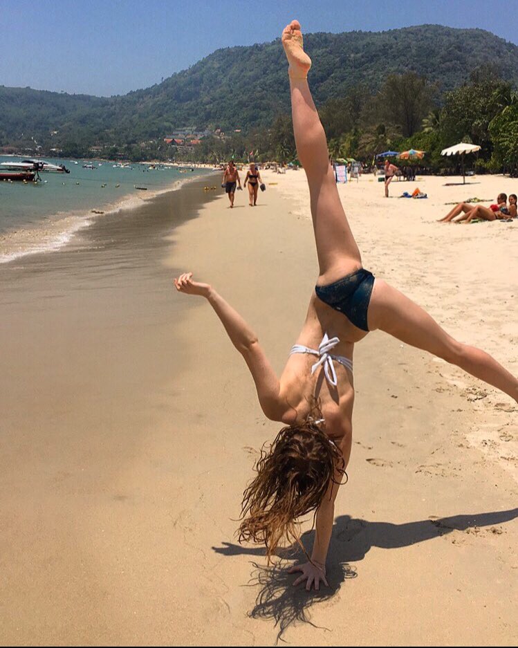 Emily_Firmanx's tweet photo. Tb to last Easter in Patong, Thailand🌏 x https://t.co/dlHDQSzRl1