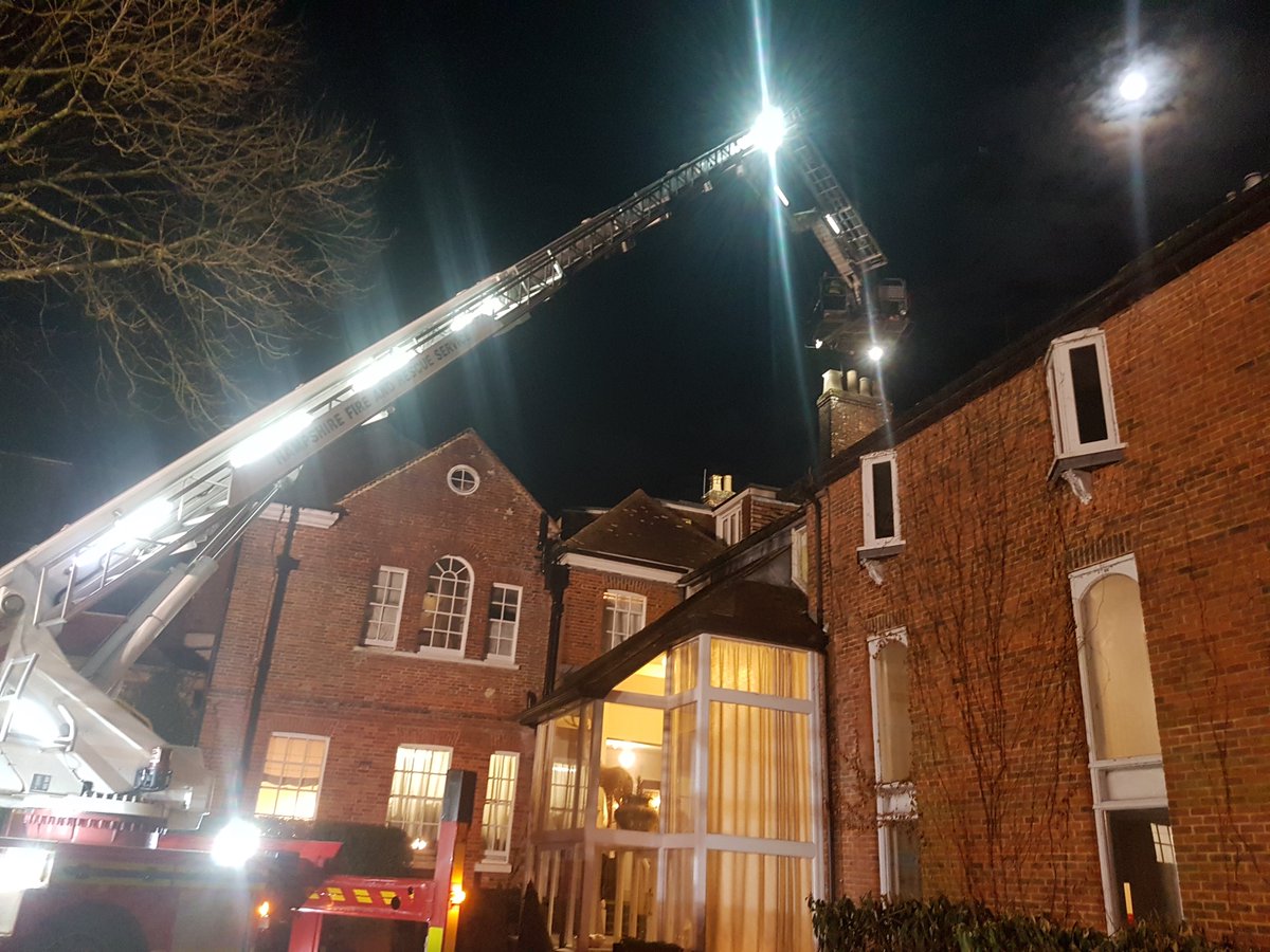 hiwfrs_control's tweet photo. Aerial ladder platform from @StMarys54 @Brockenhurst50 dealing with the chimney fire in the New Forest, great work guys🤣 https://t.co/dsoHOuJEm8
