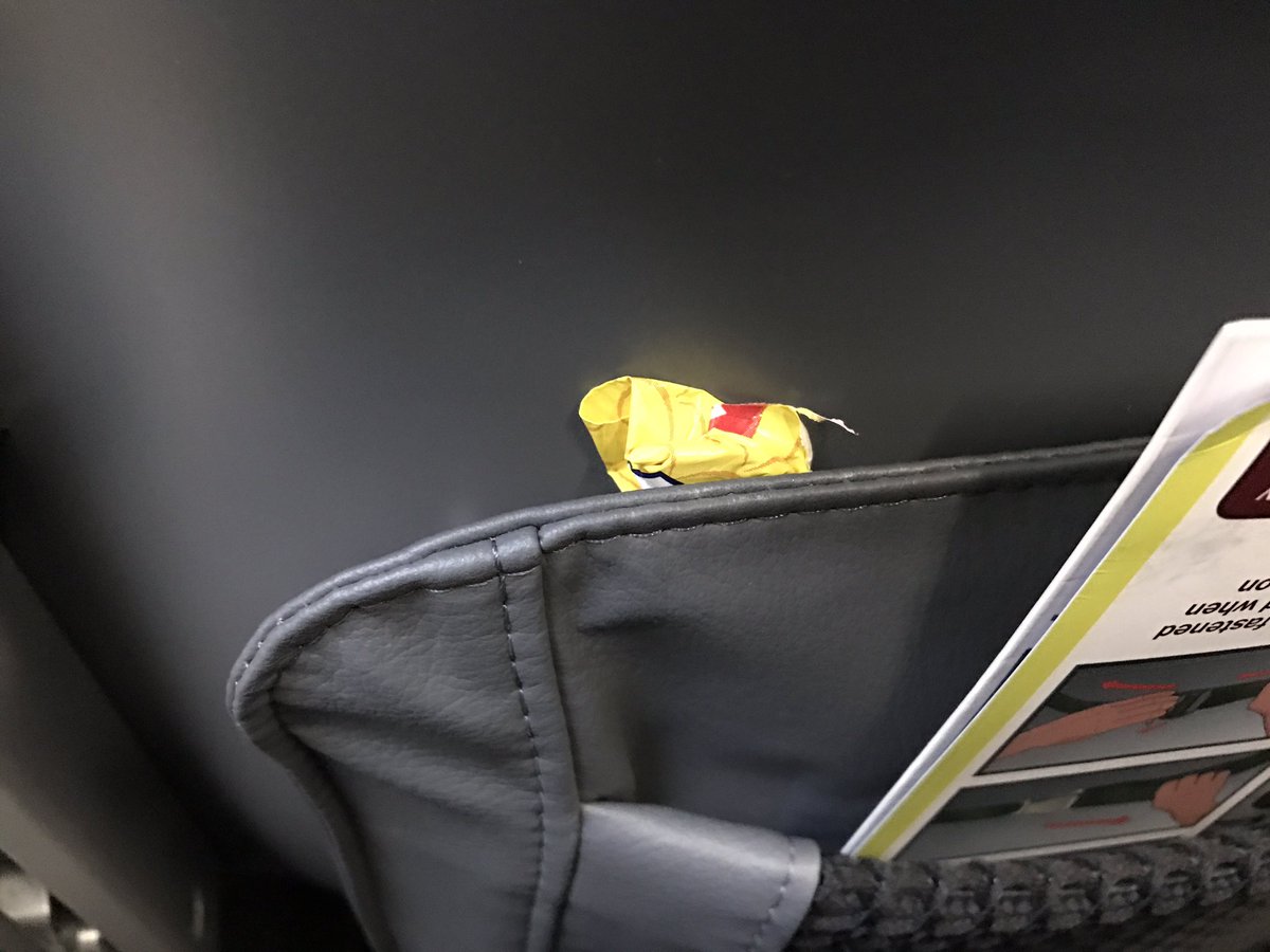 tantanoo's tweet photo. Someone left a Mango Bite on this seat before me. #desirepresent https://t.co/4oAxep0LRT