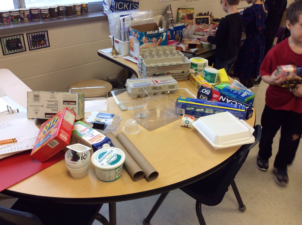 MrsHergottClass's tweet photo. Scientists busy at work #boatsthatfloat https://t.co/KSwWDB16Vb