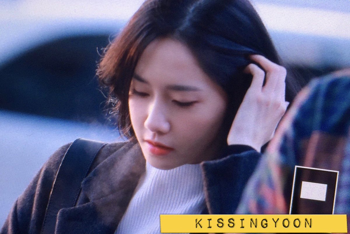 [PIC][13-01-2017]YoonA khởi hành đi Đài Loan để tham dự "THE K2 FANMEETING with YOONA in Taiwan" vào hôm nay C2AeMqeUoAE5yAm