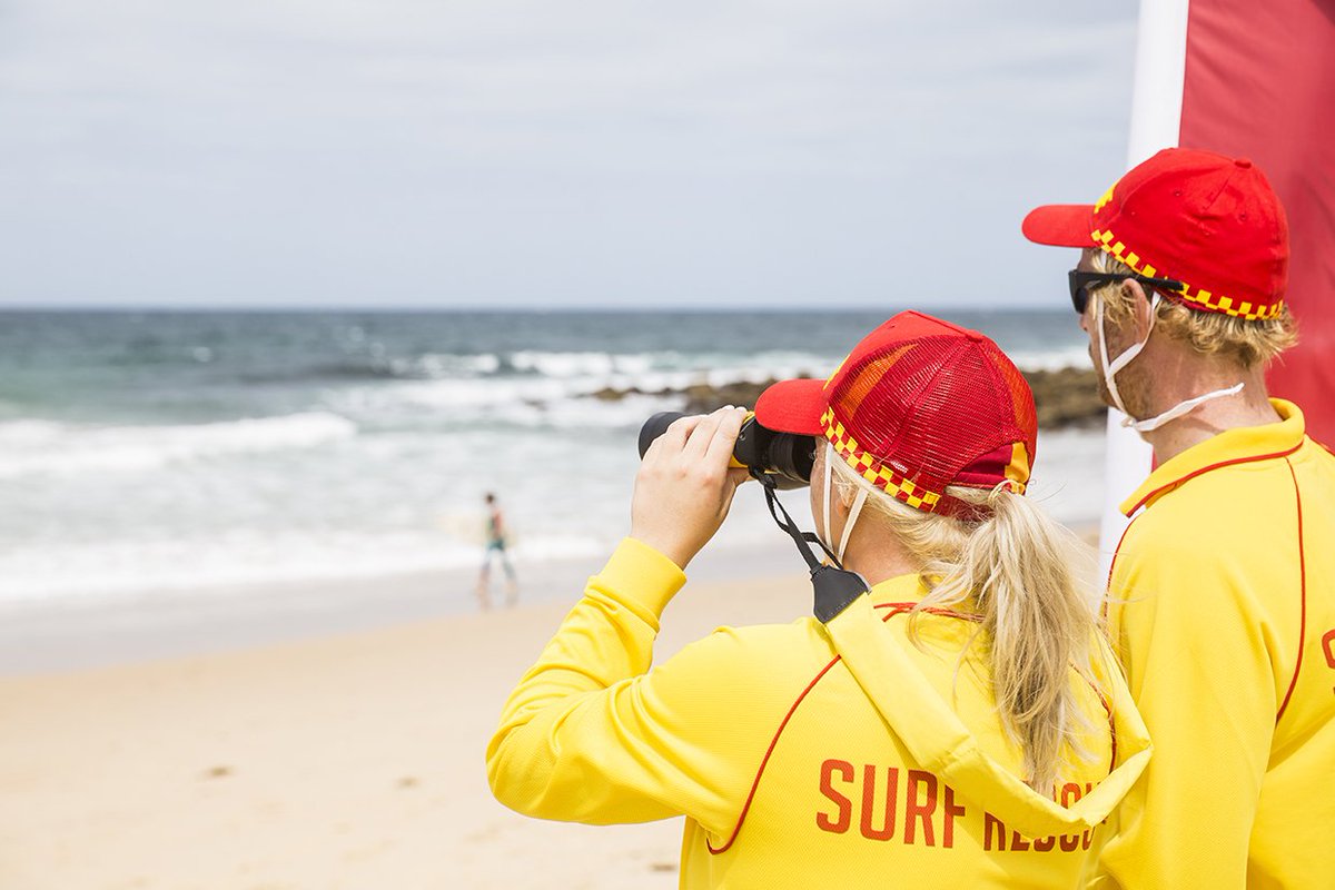 lifesavingqld's tweet photo. #MEDIARELEASE: We want you to live. Swim between the flags. https://t.co/wJFD5Cdtkw https://t.co/ibGKHcCQNY