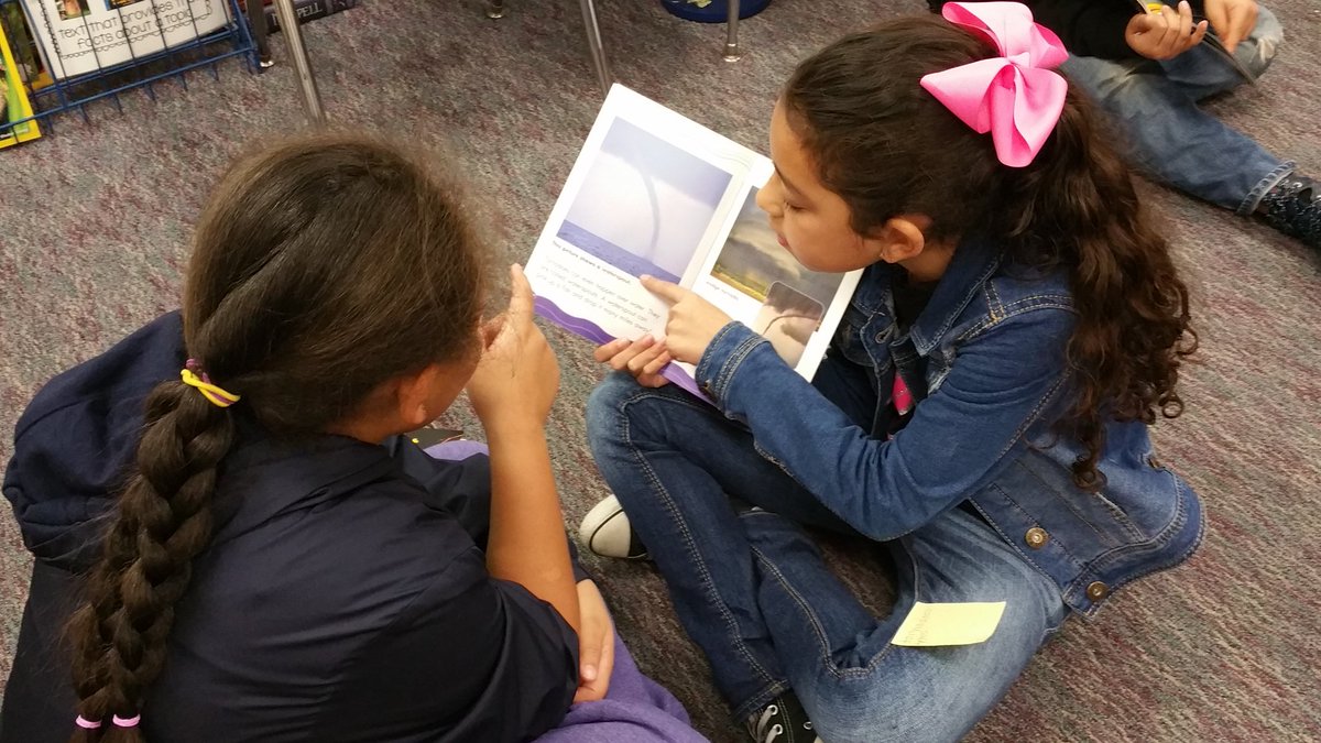 johamilton1964's tweet photo. #3rdgraders @ChulaHills are becoming powerful teachers and listeners! #cvhleadersarereaders #twrcp https://t.co/J2IxjHPxXJ