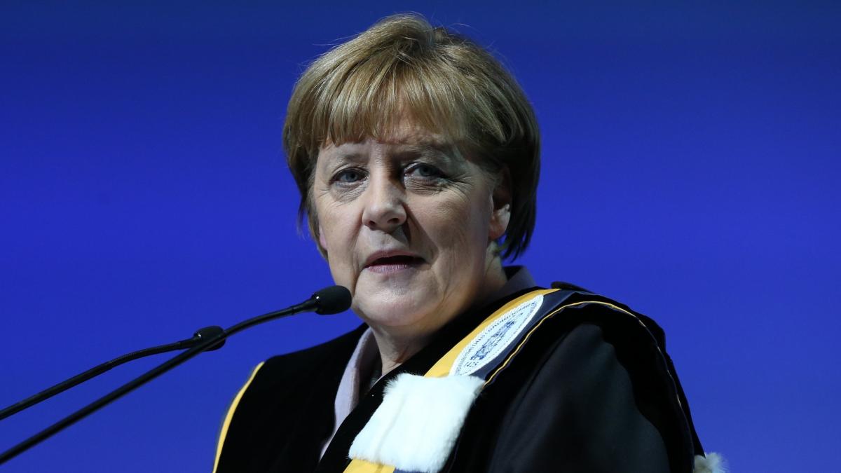 welt's tweet photo. Merkel-Rede: "Die Zweifel an Europa scheinen immer lauter zu werden" https://t.co/ugZBP0uNa6 https://t.co/vE9Ll1kon0