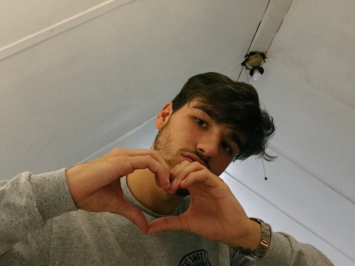 JacobWhitesides's tweet image. I LOVE YALL SORRY I FORGOT THE HEART