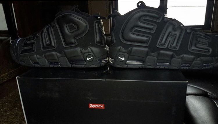 sneakerboxjp's tweet photo. 遂に✨
Supreme × Nike Air More Uptempo
なるほど。一周回ってSupremeなんですね。
https://t.co/N4YtMK5gco https://t.co/LpRlggbSAl