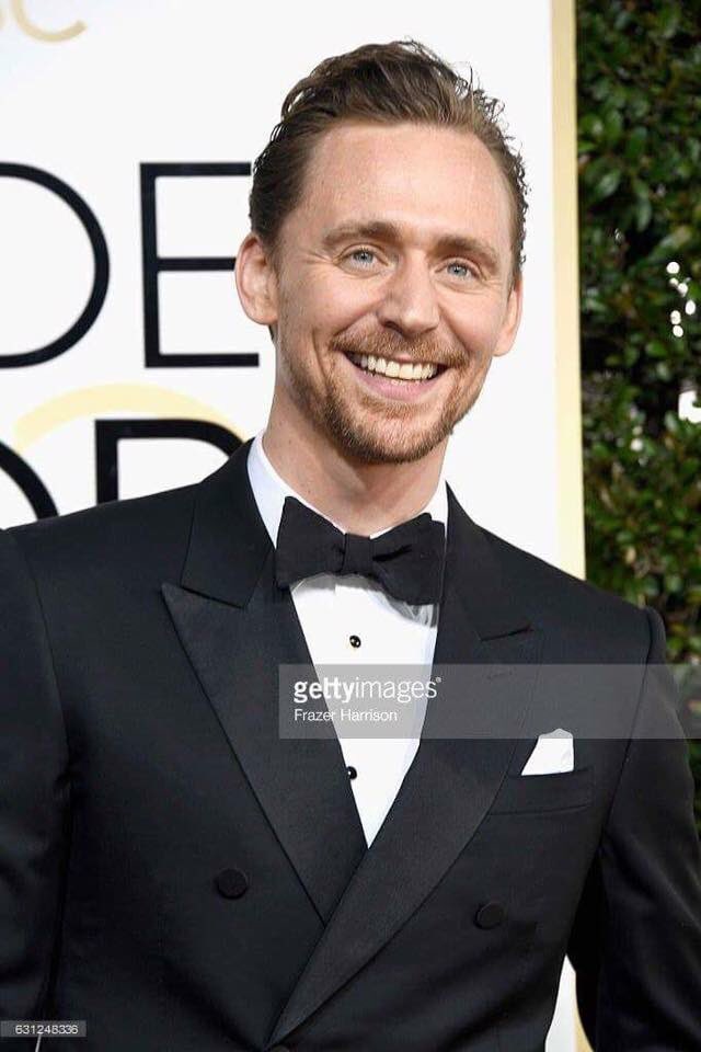 RealJA12's tweet photo. Friday #FloofDay. ๐๐ Happy happy!!! ๐๐โค๏ธโค๏ธ #TomHiddleston https://t.co/qZVyzvTSsx