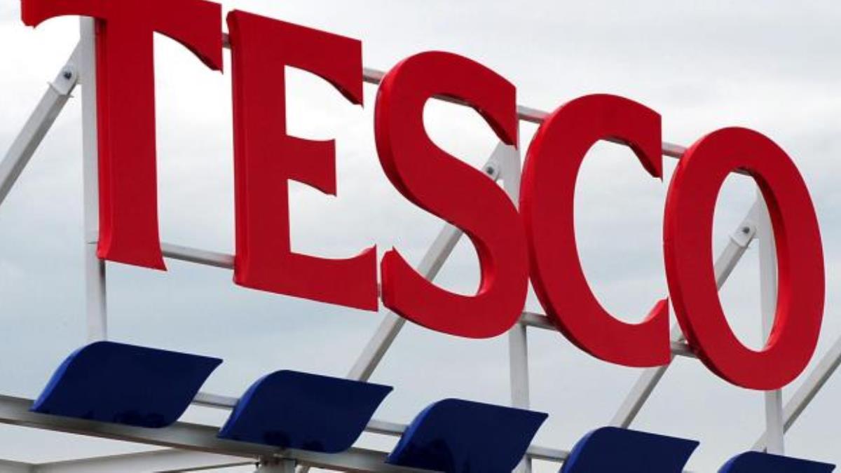 BiznessReporter's tweet photo. Tesco to slash 1,000 jobs in shake-up of distribution centres https://t.co/9wMtsaiTRt #retail2 #supplychain https://t.co/GEA0HvfsEL