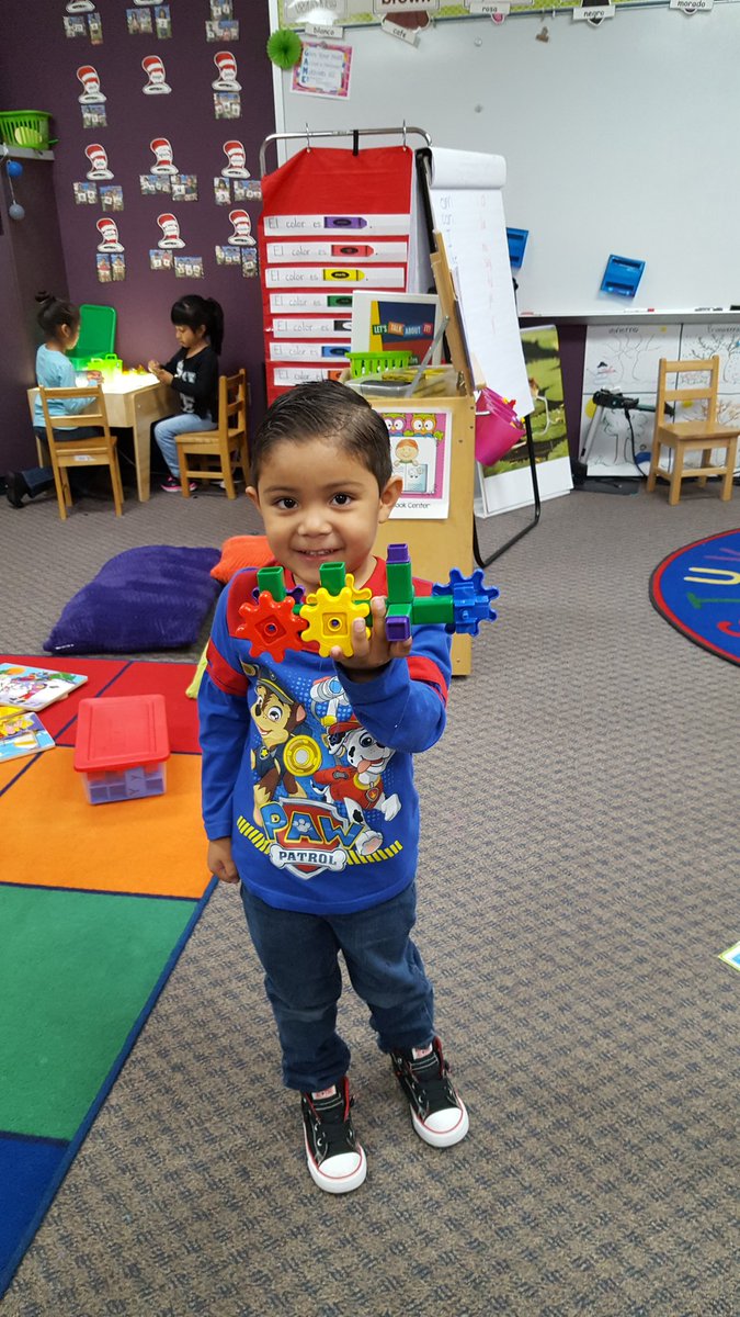 MrsCoronado4's tweet photo. My kiddo's creativity never ceases to amaze me. He built himself a car to play with. ❤ #perfectlyprek #GentryProud #happyclassrooms https://t.co/76mRBQMRob