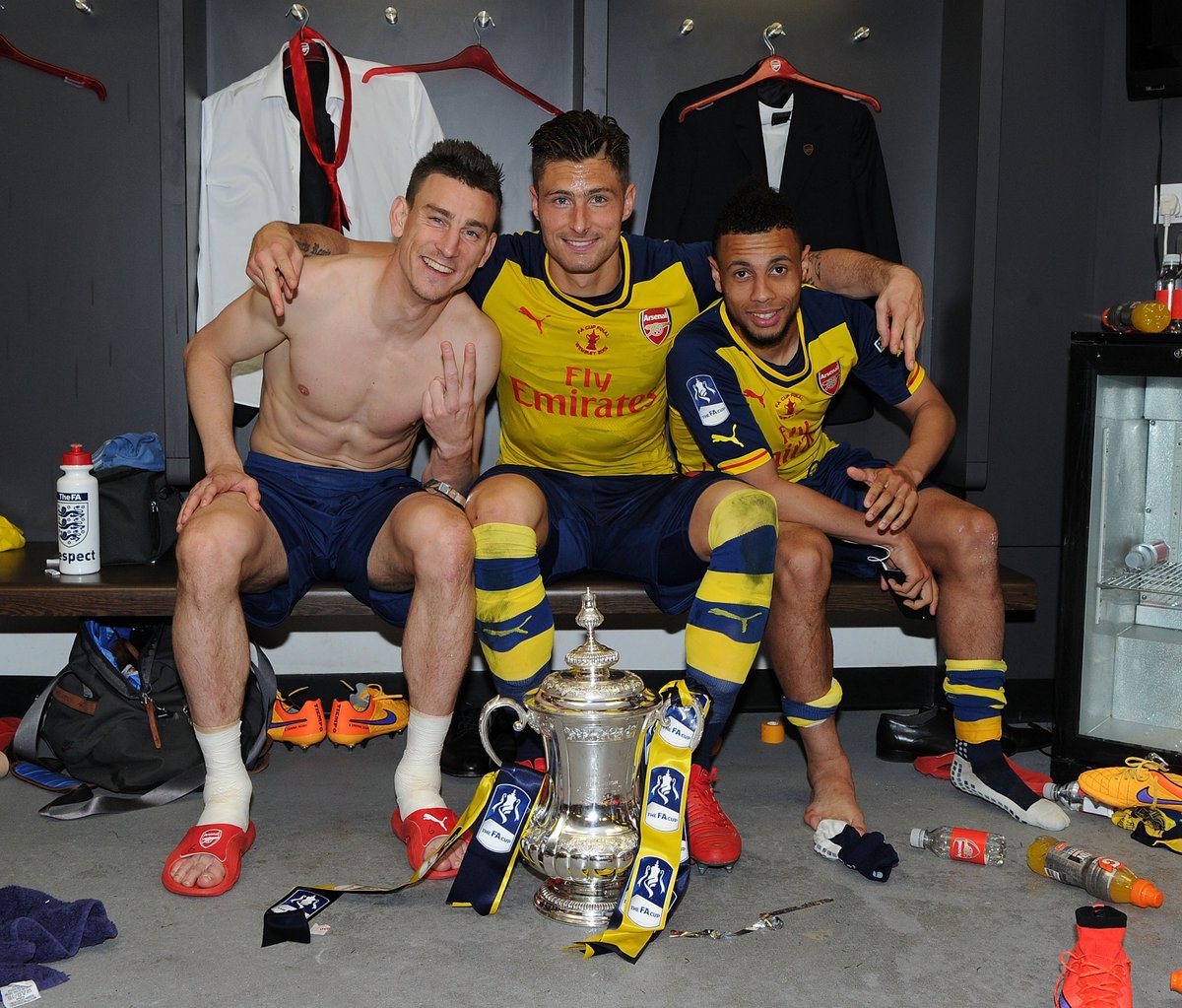 Arsenal's tweet photo. We're happy to have you lads

#WeAreTheArsenal 🔴 https://t.co/sGwS8JSMbz