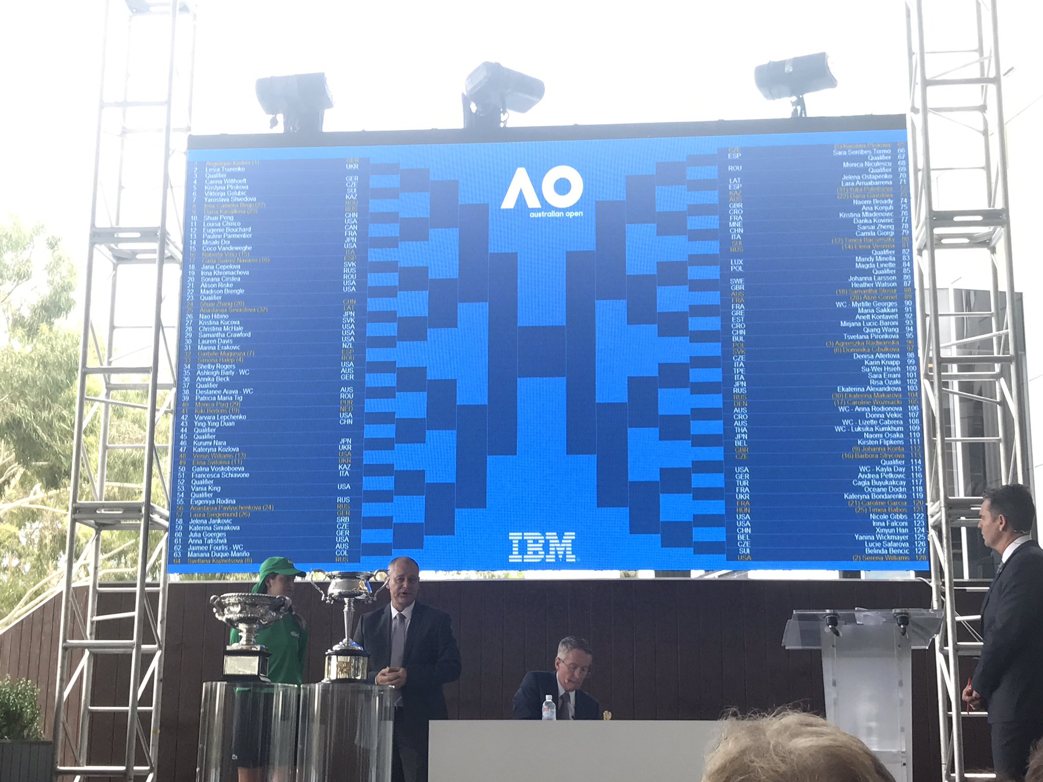 C2Atsr5UUAAbxPl.jpg:large