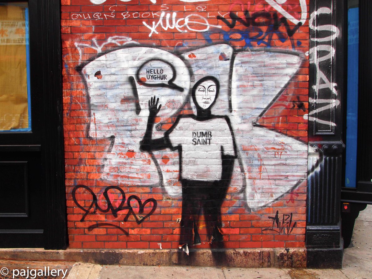 PaJGallery's tweet photo. Greetings American earthlings...we come in peace to save you from yourselves...#feartrump https://t.co/I0RxiEVzva