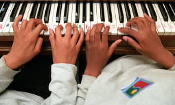 GiveANote's tweet photo. #MusicEd can provide added defense against memory loss, cognitive decline &amp; diminished ability to distinguish words https://t.co/l2cqyxU1NB https://t.co/HeqX1t31se