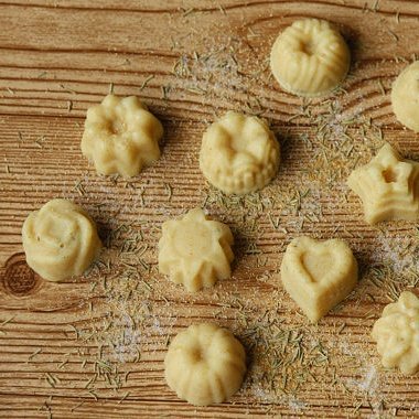 FancyWitchery's tweet photo. We're bringing a little more magic to your bath with our new Lemon Drop Sugar Scrub Bars https://t.co/pH7W3OejgZ #esty #bathwitch #handmade https://t.co/apEHc4yDgD