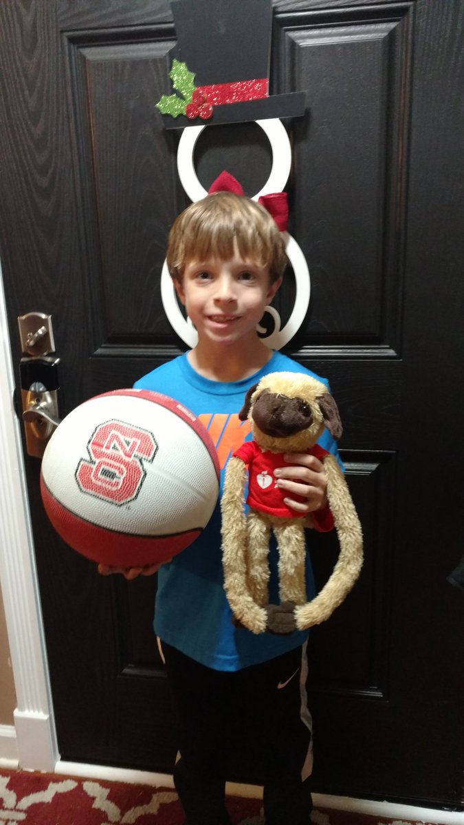 Cardio Clem playing bball. He is very discouraged right now with his Pack, but he is "Never Going to Give Up" @Baucom_PhysEd @BaucomBuddies