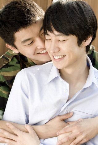 철수의사랑 "퀴어영화 친구사이?(2009)" #이제훈 #연우진 #퀴어영화 #친구사이Translate post