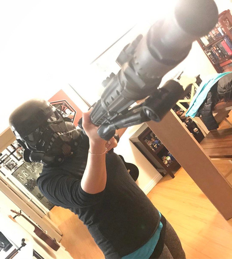 graceon2lftfeet's tweet photo. Got my new DLT-19 Heavy Blaster Rifle from @hfx_productions! #starwars #shadowtrooper #501st #sl68024 #nerd #nerdgi… https://t.co/3qoUW21Ab9