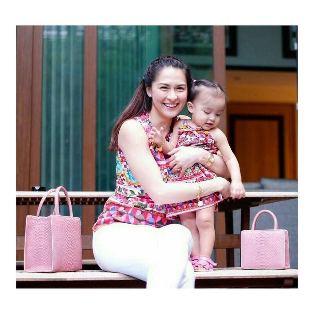 Marian Rivera Update on X: WITH BAGS The pair matches their