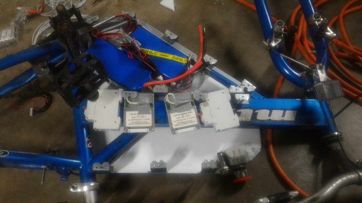 RcBrisbane's tweet photo. Lazy day, getting some work done on the EBike.

Really running low on space in the battery box.

#SparklesTheMaimer #EV #ebike #rcbrisbane https://t.co/iSDKLG0MuR