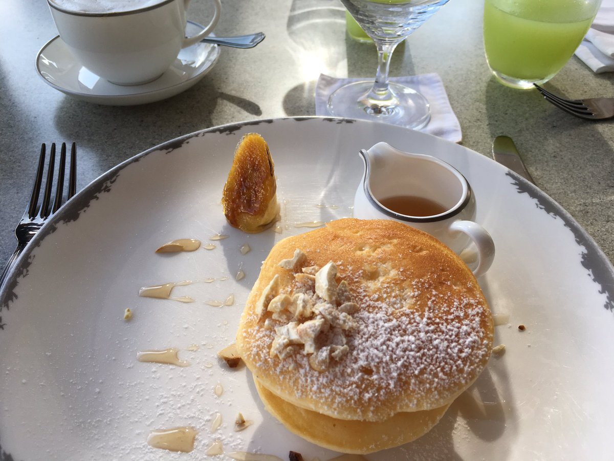 FoodPotions's tweet photo. #goodmorningThailand #Breakfast #Pancakes with Coconut Milk &amp;Nuts #Guava Fresh Juice #Starting2017Right #FoodIsFuel #peaceofmind #yummy https://t.co/6B19spdAZc