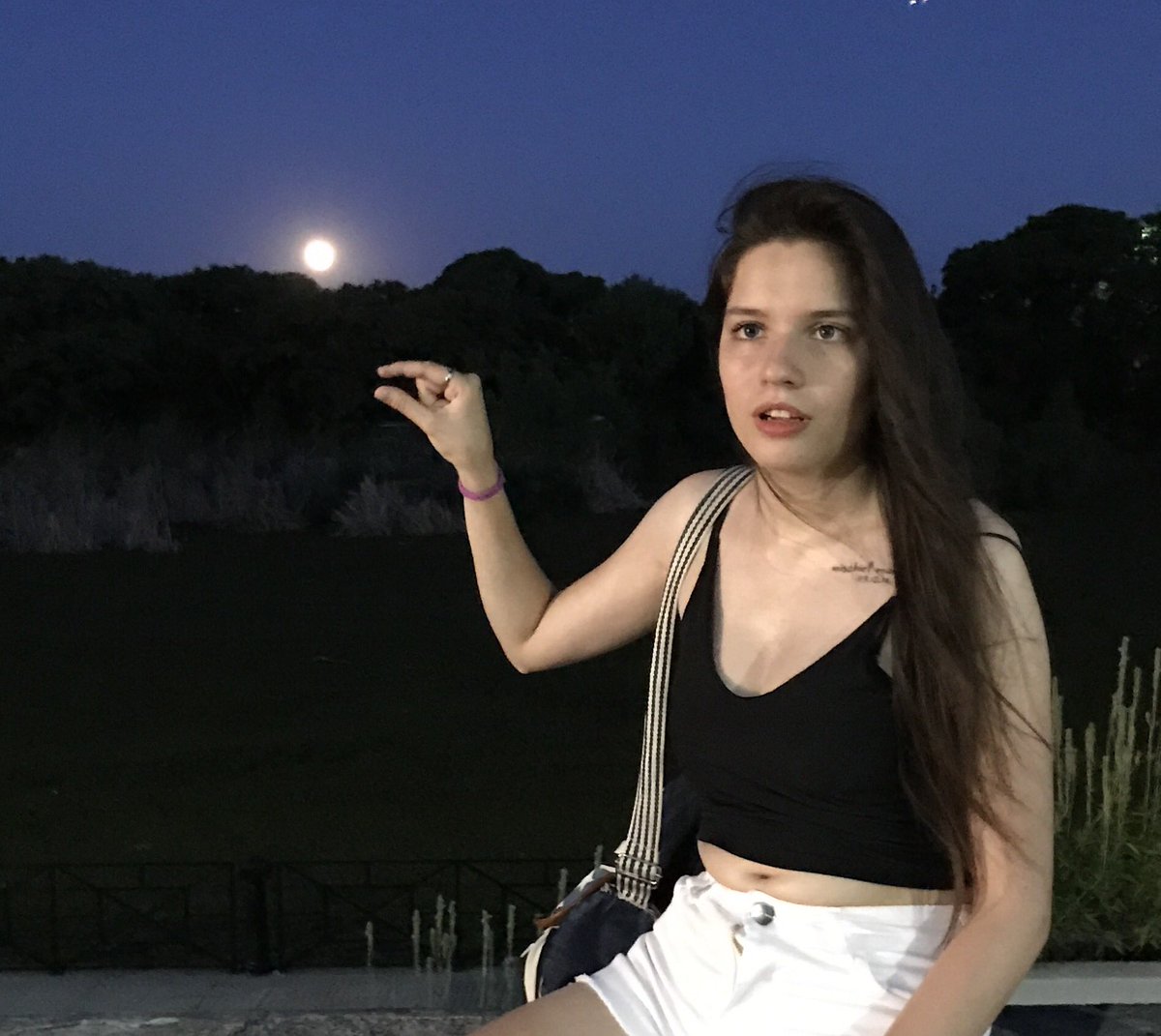 MicaSuarez12's tweet photo. - "Mica posá para una foto"
-... https://t.co/kcAHmLiiWD