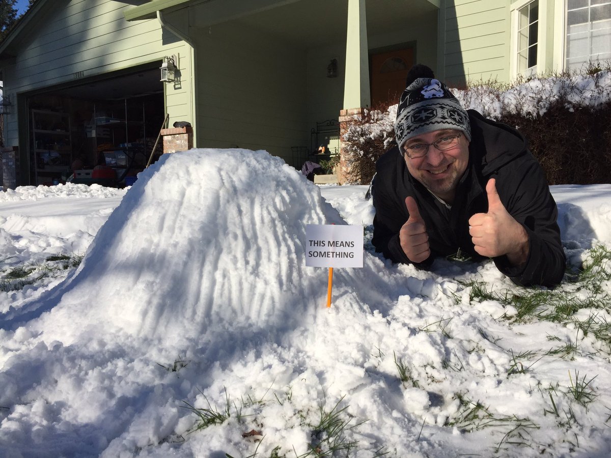 jediguybrarian's tweet image. Had to explain to my son #ThisMeansSomething important &amp;amp; it doesn&apos;t matter what neighbors think! #Spielberg #closeencountersofthe3rdkind