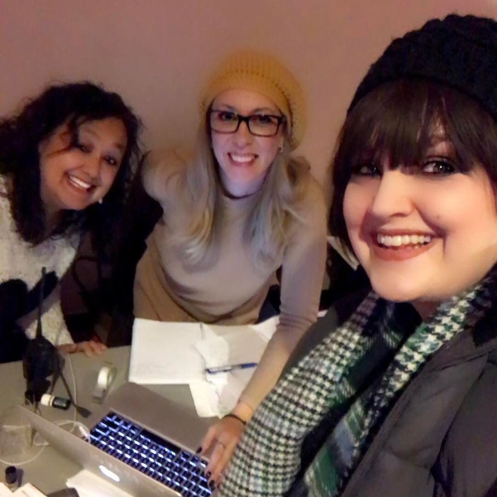 candiereneemua's tweet photo. My casting crew is so sweet! @dnaelkington @gingela (fellow OU peeps) #movie #paramountpic… https://t.co/brj6Hax9YQ https://t.co/glpTlLEDc0