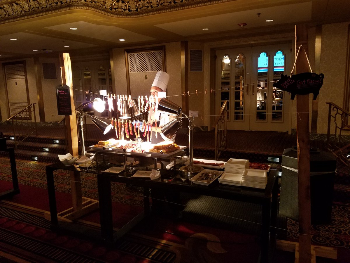 Options's tweet photo. How do you cap off another successful #STACMWM event? With a #baconstation of course! @stachicago https://t.co/2qB26RTvGc