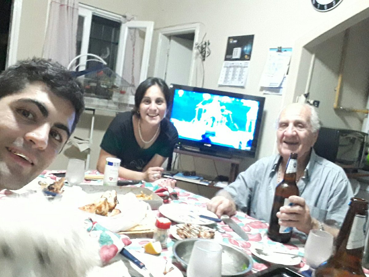 belucejuela's tweet photo. #FestivalPais17  ..mirando la noche de Jesús Maria en familia!!!! https://t.co/S0iHvxlCKx